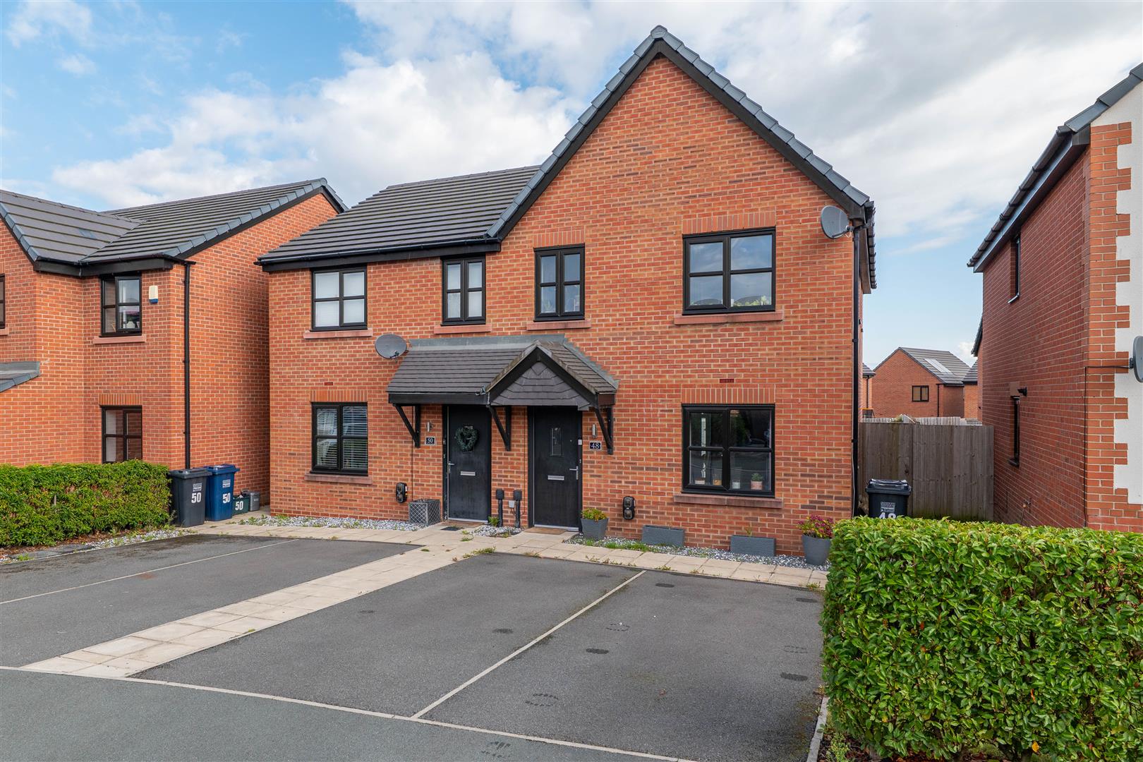 3 bed property in Grey Gables Avenue, Preston